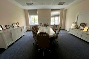 комерційна за адресою Федора Ернста вул., 3б