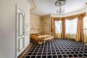 комерційна за адресою Патріарха Володимира Романюка вул. (Жовтнева), 2Б
