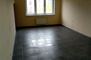 комерційна за адресою Раїси Окіпної вул., 8