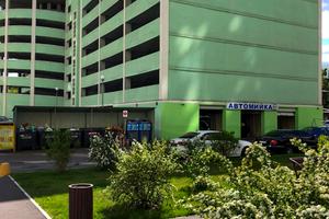 комерційна за адресою Воскресенська вул., 14