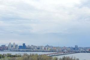 квартира по адресу Луговская ул., 248