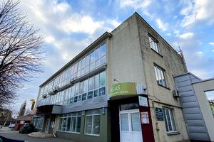 комерційна за адресою Червоного Хреста вул., 16