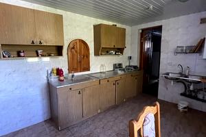 комерційна за адресою Соборна, 2А