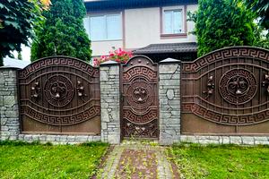 будинок за адресою Харківська вул., 4