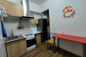 квартира за адресою Рене Декарта вул., 3