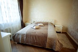 комерційна за адресою Лісова, 1