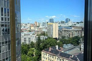 комерційна за адресою Антоновича вул. (Горького), 74