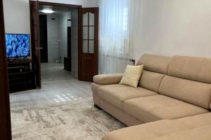 будинок за адресою Євгена Коновальця вул. (Гліба Успенського)
