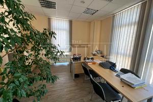 комерційна за адресою Антоновича вул. (Горького), 33В
