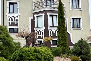 дом по адресу Лесі Українки ул.