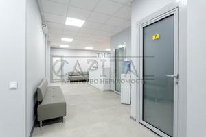 комерційна за адресою Микільсько-Слобідська вул., 8