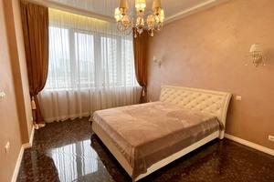квартира за адресою Дніпровська набережна вул., 14-Б