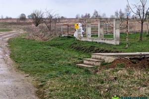 участок по адресу Лесі Українки