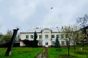комерційна за адресою Верховної Ради бульв., 19
