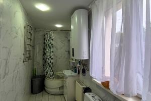 будинок за адресою Романа Шухевича вул.