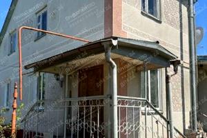 будинок за адресою Центральна, 1