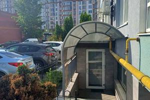 комерційна за адресою Миру вул., 11