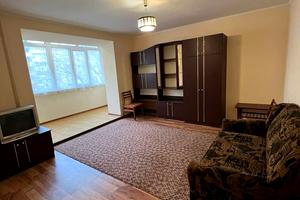 квартира за адресою Тролейбусна вул., 6