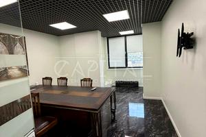 комерційна за адресою Антоновича вул. (Горького), 74
