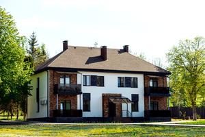 комерційна за адресою Лісова, 1