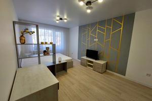 квартира за адресою Тролейбусна вул., 5