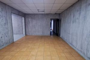 комерційна за адресою Покутська вул., 2