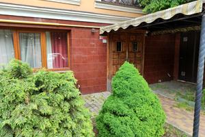 комерційна за адресою Добровольців вул. (Маршала Говорова), 10в