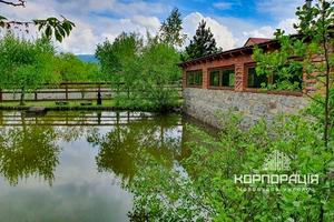 комерційна за адресою Центральна, 10
