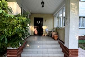 комерційна за адресою Зоряна вул., 8