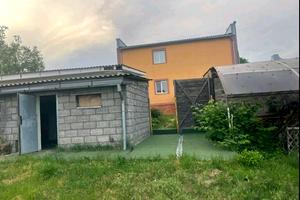 дом по адресу центральна