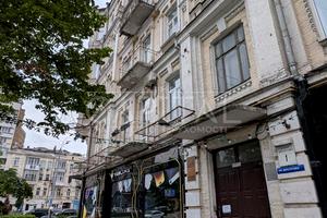 коммерческая по адресу Шота Руставели ул., 1