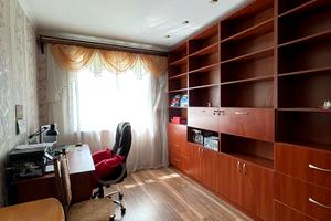 будинок за адресою смт. Таїрове, Центральна