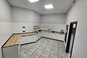 комерційна за адресою Борщагівська вул., 154