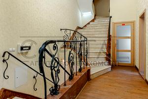 комерційна за адресою Саксаганського вул., 30