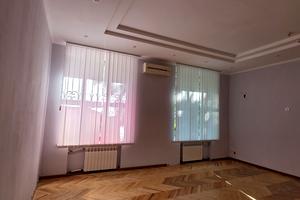 комерційна за адресою Кловський узвіз, 4