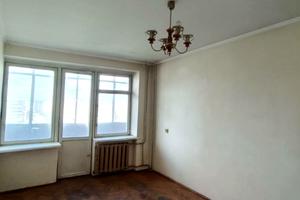 квартира за адресою Тролейбусна вул., 12