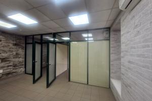 коммерческая по адресу Варненская ул., 15