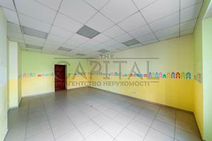 комерційна за адресою Польова вул., 61