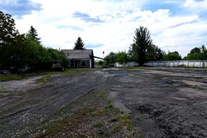 комерційна за адресою Центральна, 2а