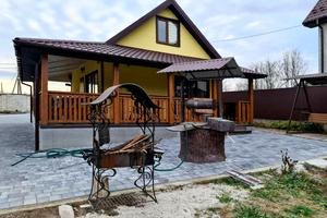 будинок за адресою Новоселів