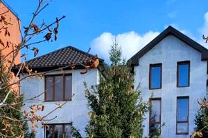будинок за адресою смт. Таїрове, Коралова вул., 5