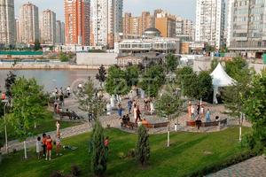 коммерческая по адресу Днепровская набережная ул., 14