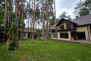будинок за адресою Набережна вул.