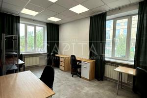 комерційна за адресою Лесі Українки бульв., 6