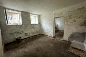 комерційна за адресою Івана Вишенського вул., 16