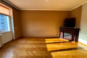 квартира за адресою Шпитальна вул., 9