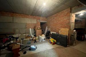 коммерческая по адресу Центральна, 7