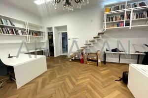 комерційна за адресою Шота Руставелі вул., 30