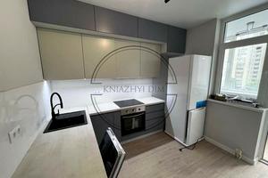 квартира за адресою Ревуцького вул., 40-Б