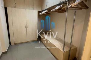 комерційна за адресою Басейна вул., 7